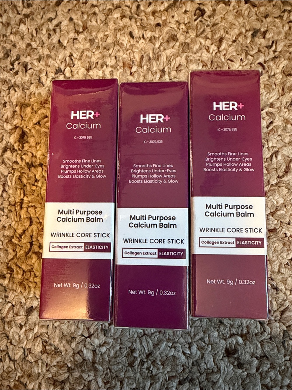 Calcium Multi-Purpose Eye Primer Balm in Deep Berry